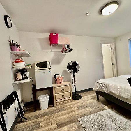 Studio Apartment 10 Minutes Walk To Universtity Of Washington Seattle Bagian luar foto